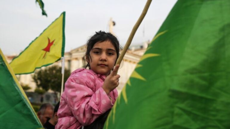 Η επιχείρηση στο Λαύριο, οι Κούρδοι και η «πατριωτική γραμμή» του Μαξίμου εν όψει Βίλνιους